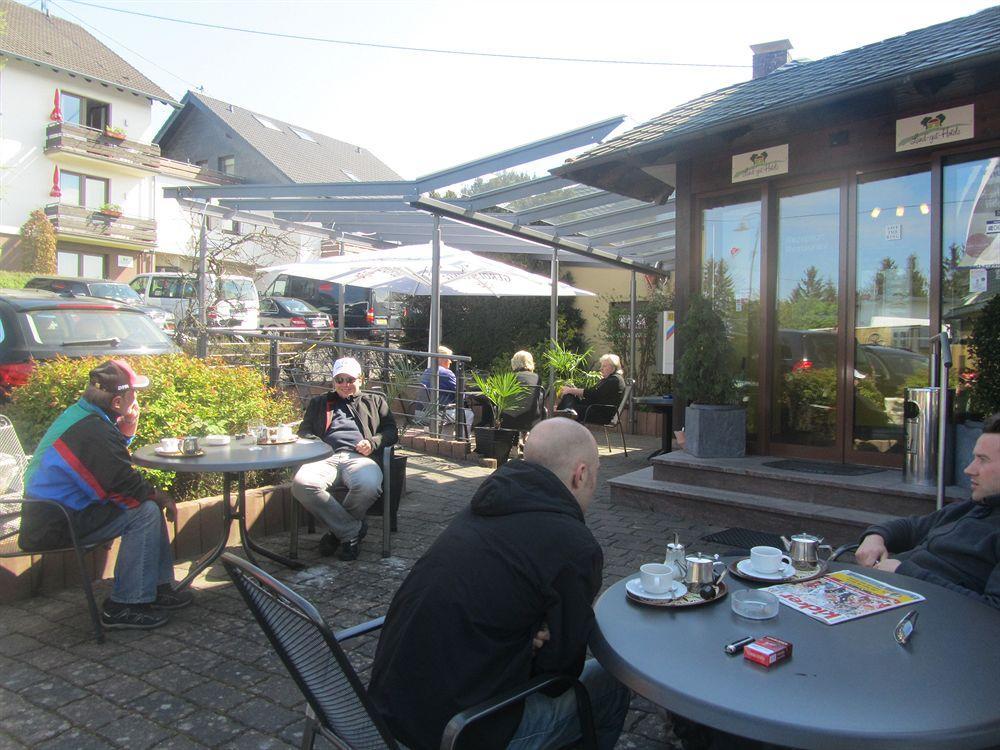 Hotel Zur Burg Nuerburg Екстериор снимка