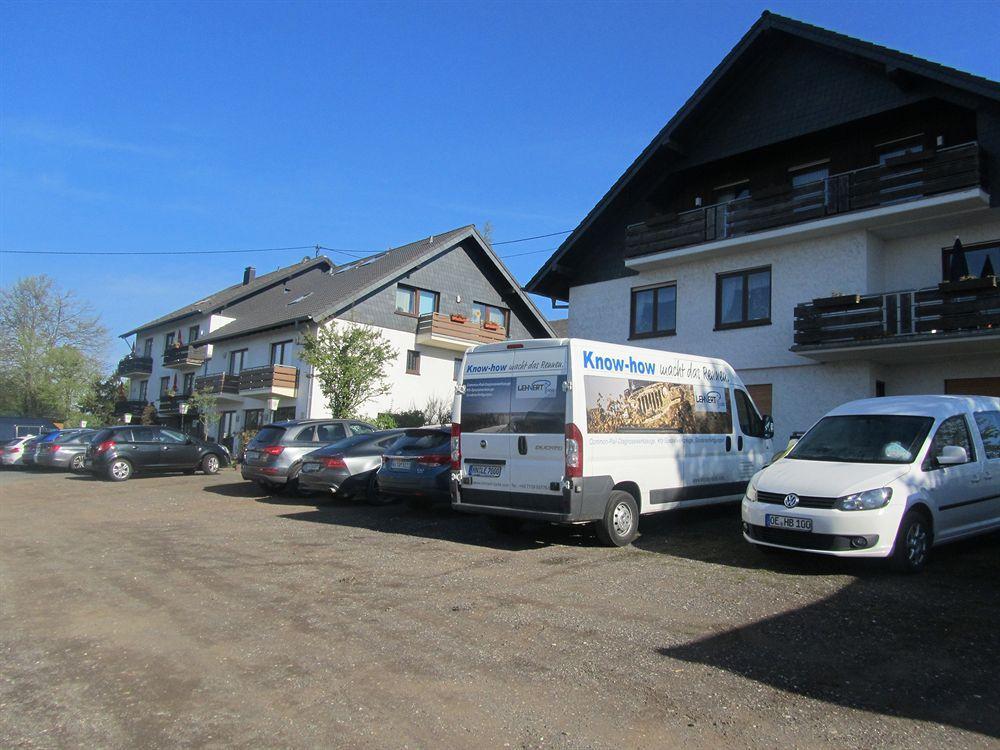 Hotel Zur Burg Nuerburg Екстериор снимка