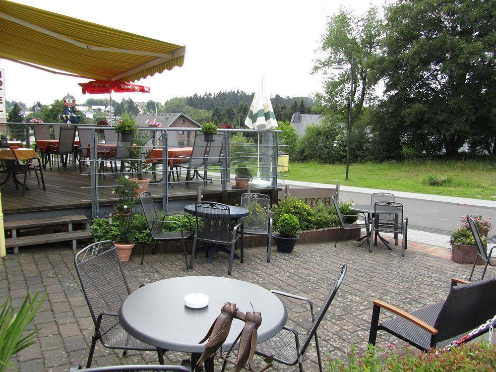 Hotel Zur Burg Nuerburg Екстериор снимка